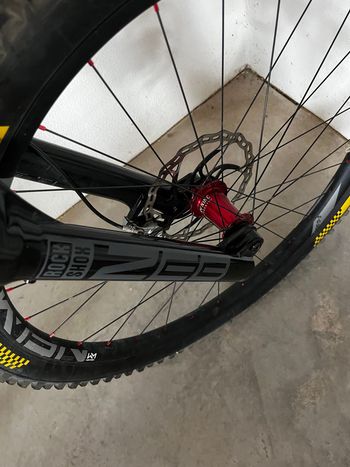 Used Santa Cruz V10 Single Speed / Fixed Gear 2022 Mountainbike, Red — image 8 of 9