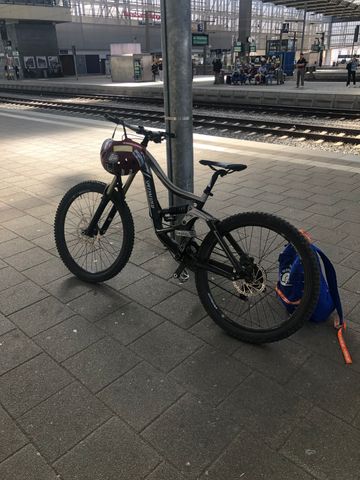 Tweedehands Specialized BigHit FSR II 2010 2010 Mountainbike — afbeelding 1 van 3
