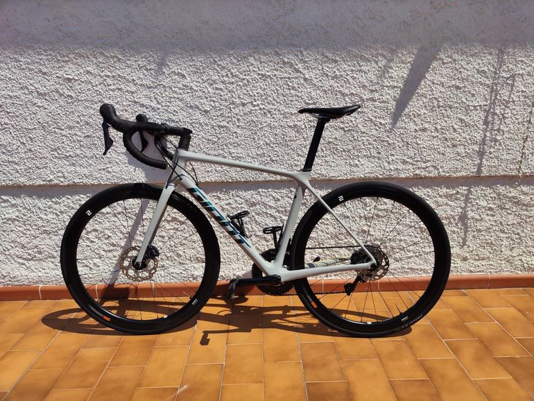 Used Giant TCR Advanced Disc 1+ 2021 2021 Road & Gravel — image 1 of 17