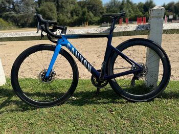 Brugt Canyon AEROAD SLX Cf 8.0 2022 Road & Gravel — billede 2 af 3