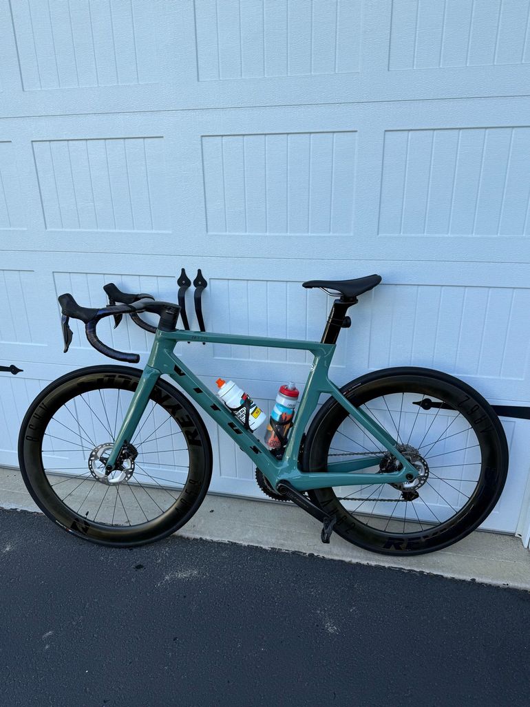 Used Vitus ZX-1 EVO Ultegra Di2 2024 2024 Road & Gravel, Green — image 1 of 10