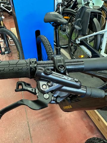 Gebrauchtes Orbea WILD M-TEAM 2024 2024 Mountainbike, Schwarz, 29 — Bild 4 von 5