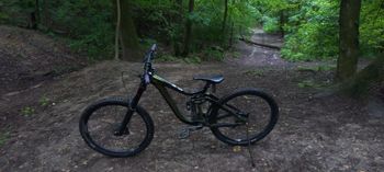 Used Giant Glory 1 2020 2020 Mountainbike, Green, 27.5 — image 6 of 6