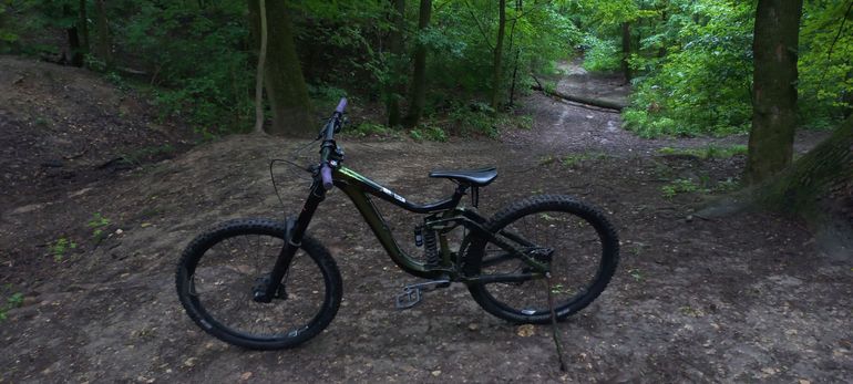 Used Giant Glory 1 2020 2020 Mountainbike, Green, 27.5 — image 6 of 6