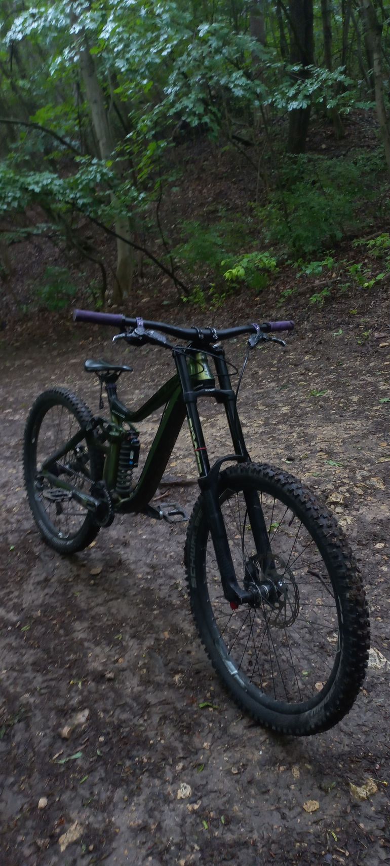 Used Giant Glory 1 2020 2020 Mountainbike, Green, 27.5 — image 5 of 6