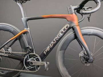 Brugt Pinarello Dogma SRAM Red eTap AXS 2025 Road & Gravel — billede 4 af 6