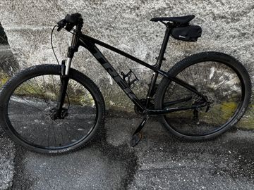 Trek Marlin 5 2021 MTB usato