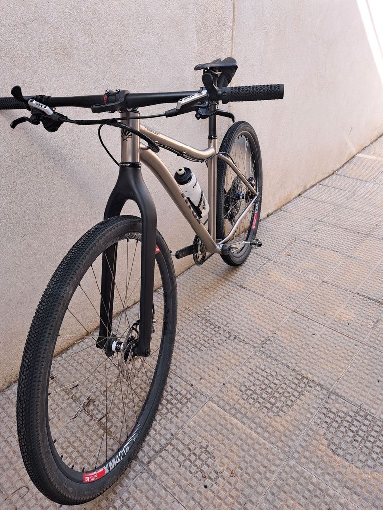 Used Titus Fireline Evo 2017 Mountainbike, Light Gray — image 5 of 7