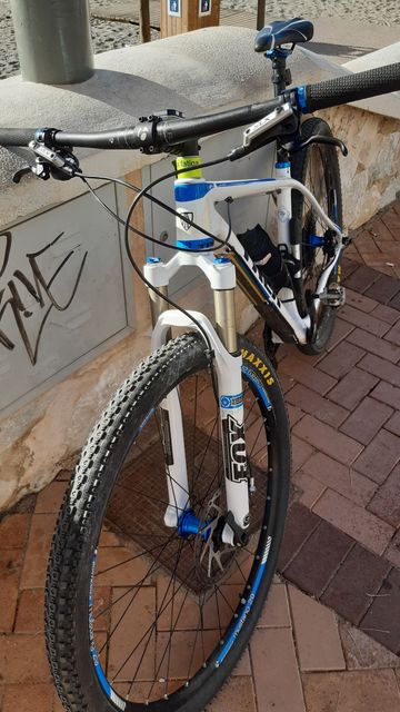 Used Trek Superfly 9.7 2014 2014 Mountainbike, White, 29 — image 5 of 6