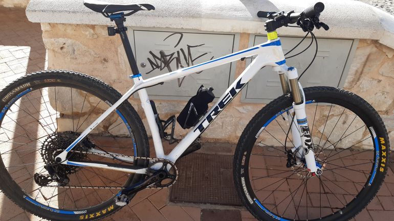 Used Trek Superfly 9.7 2014 2014 Mountainbike, White, 29 — image 1 of 6