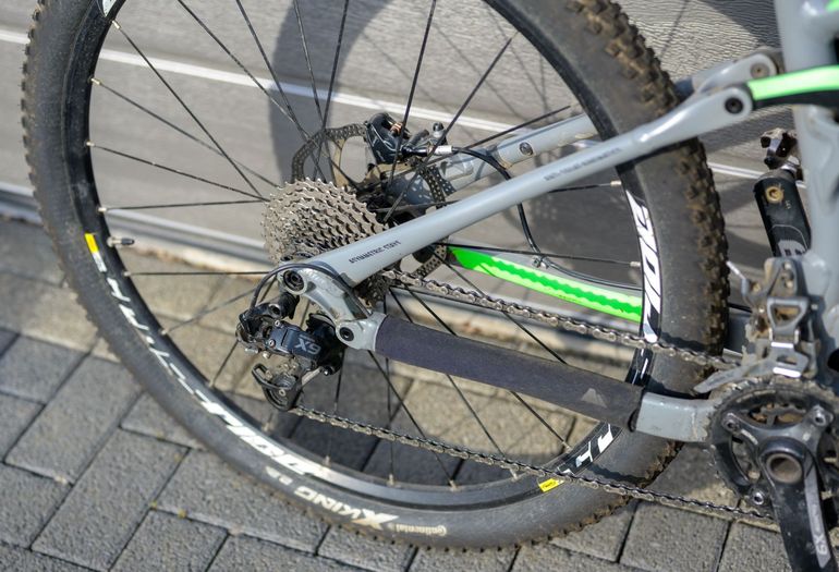 Used Canyon Nerve AL 2014 Mountainbike, Light Gray — image 4 of 10