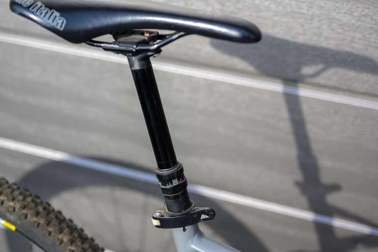 Used Canyon Nerve AL 2014 Mountainbike, Light Gray — image 5 of 10