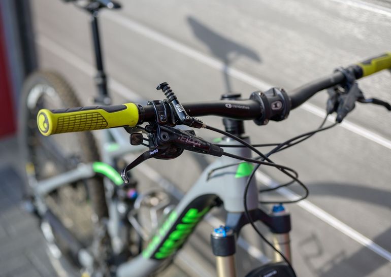 Used Canyon Nerve AL 2014 Mountainbike, Light Gray — image 6 of 10