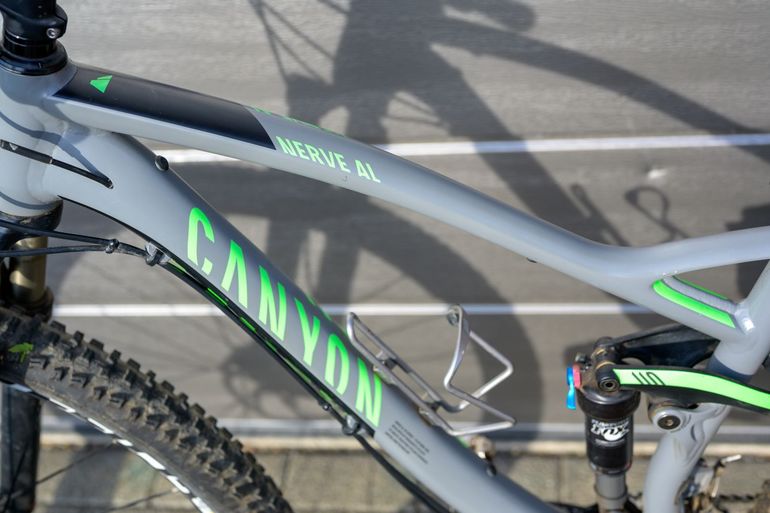 Used Canyon Nerve AL 2014 Mountainbike, Light Gray — image 10 of 10