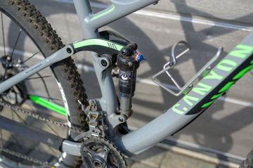 Used Canyon Nerve AL 2014 Mountainbike, Light Gray — image 3 of 10