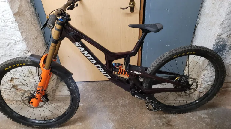 Used Santa Cruz V10 DH S / Carbon CC / MX 2022 Mountainbike, Red — image 3 of 3