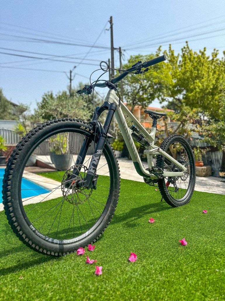 Canyon Torque Shimano SLX 2024 Mountainbike usato, Verde — immagine 4 di 5