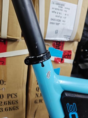 Used Specialized Epic Shimano Deore XT 2018 Mountainbike, Blue — image 6 of 6