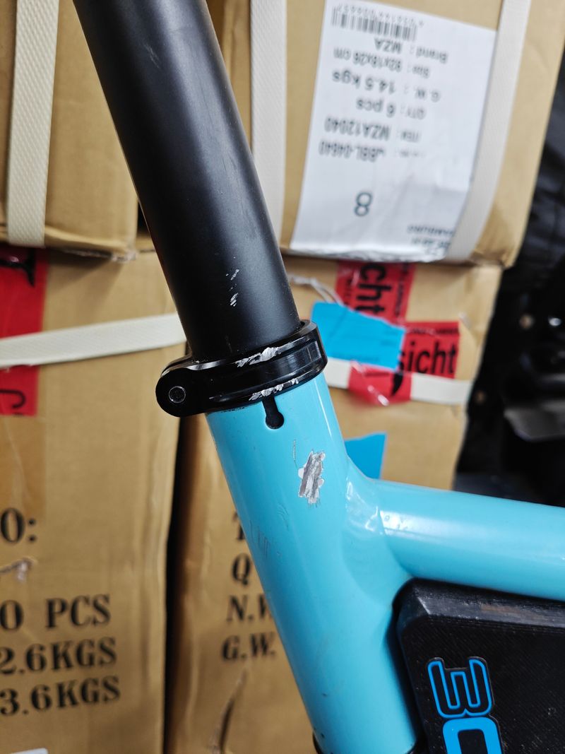 Used Specialized Epic Shimano Deore XT 2018 Mountainbike, Blue — image 6 of 6