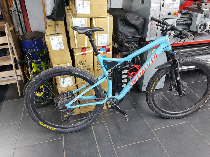 Used Specialized Epic Shimano Deore XT 2018 Mountainbike, Blue — image 3 of 6
