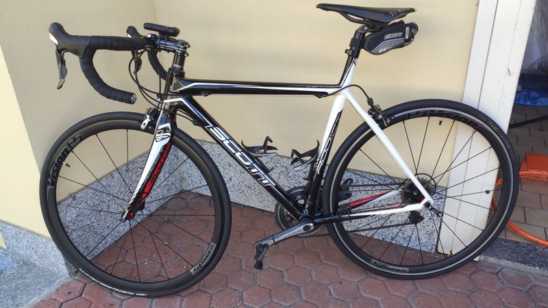 Scott R2 2010 2010 Road & Gravel usato, Nero — immagine 1 di 6