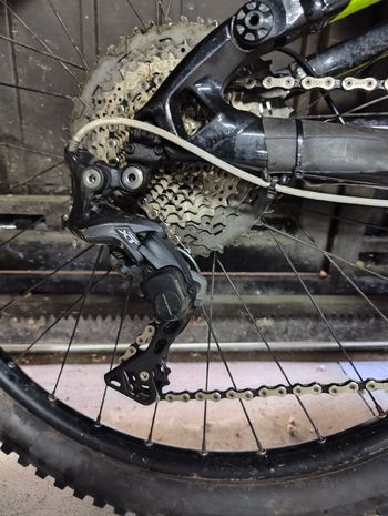 Used Cannondale Jekyll 2015 Mountainbike, Negro — image 15 of 18