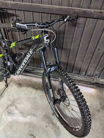 Used Cannondale Jekyll 2015 Mountainbike, Negro — image 12 of 18