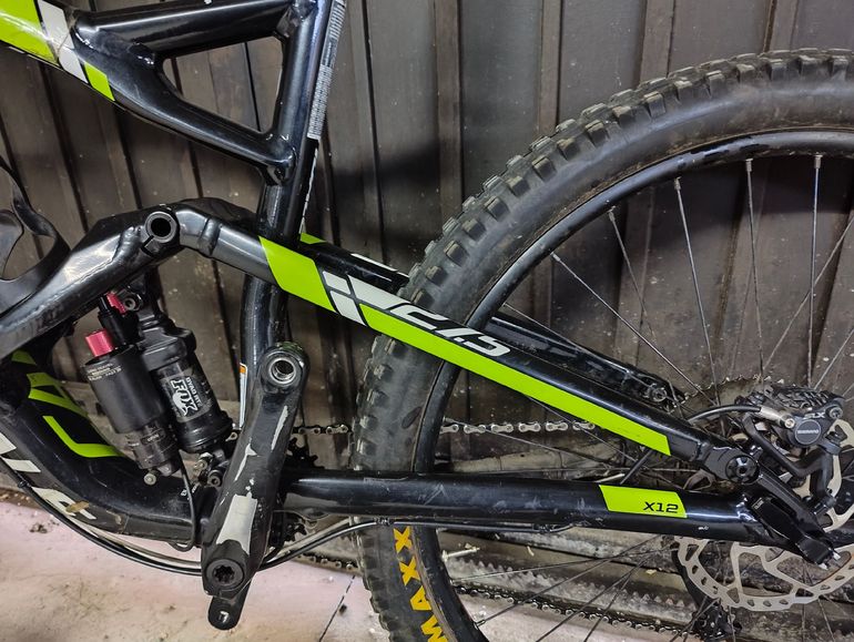 Used Cannondale Jekyll 2015 Mountainbike, Negro — image 4 of 18
