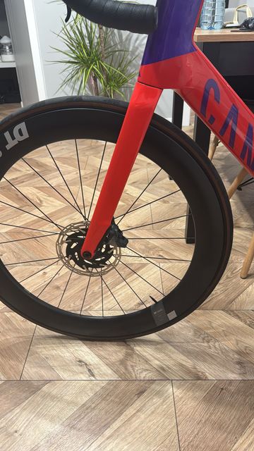Used Canyon Aeroad SRAM Force eTap AXS 2023 Road & Gravel, Red — image 3 of 6