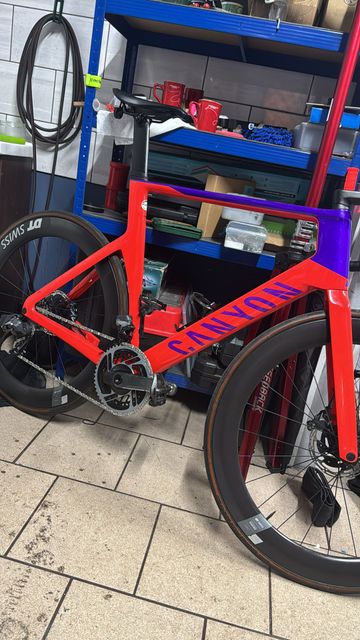 Used Canyon Aeroad SRAM Force eTap AXS 2023 Road & Gravel, Red — image 2 of 6