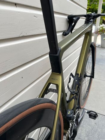 Used Rose Backroad Shimano 105 Di2 2024 Road & Gravel, Green — image 9 of 17