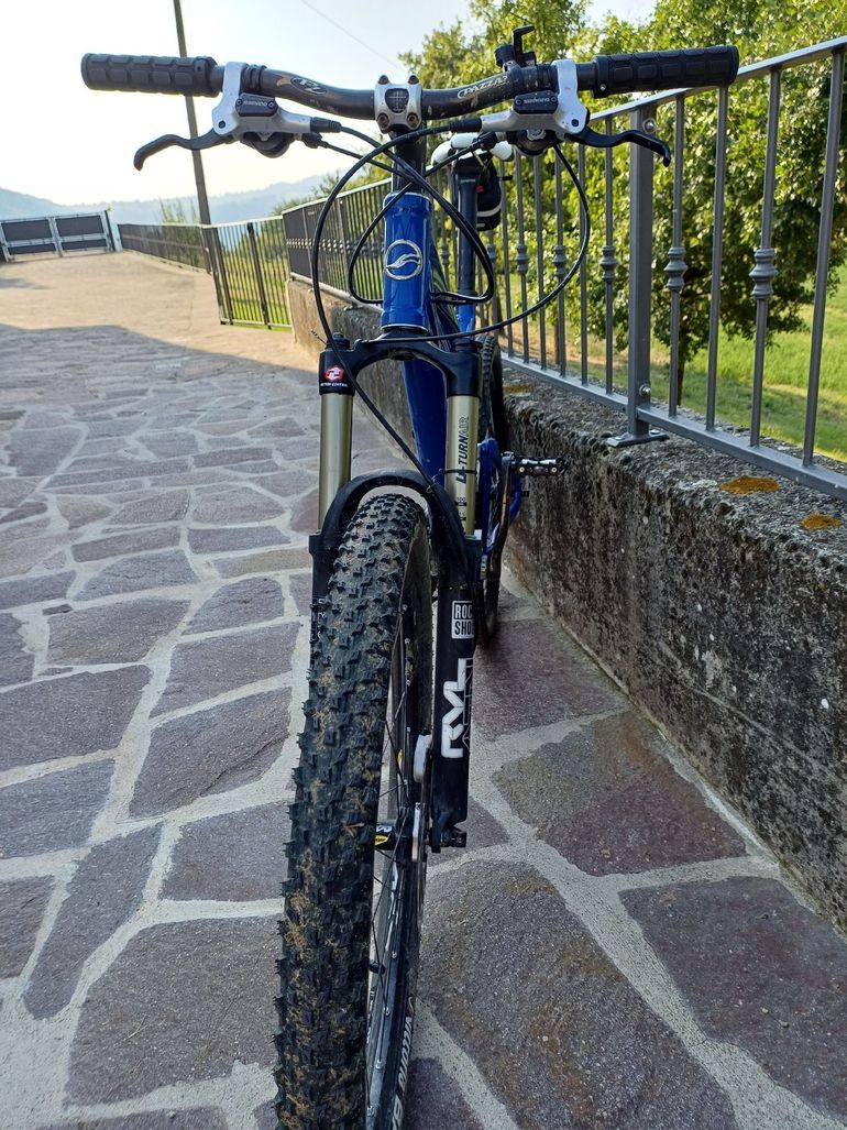 Used Giant Trance 2004 Mountainbike, Blue — image 5 of 8