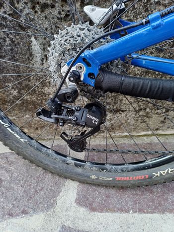 Used Giant Trance 2004 Mountainbike, Blue — image 8 of 8
