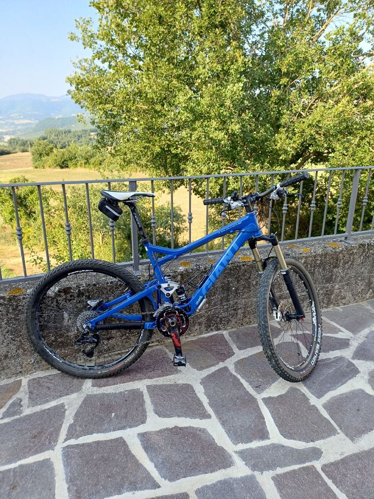 Used Giant Trance 2004 Mountainbike, Blue — image 1 of 8