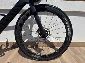 Używany Canyon Aeroad CFR Disc eTap 2021 2021 Road & Gravel — zdjęcie 7 z 9