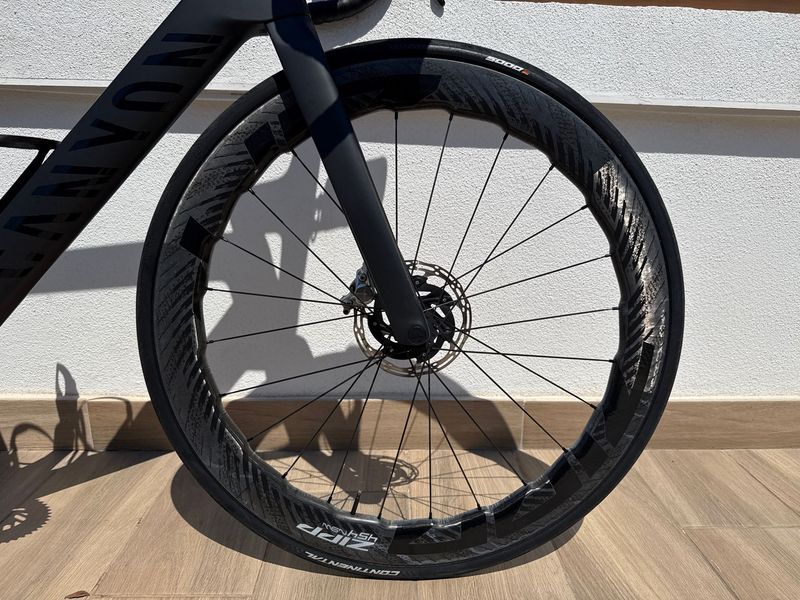 Używany Canyon Aeroad CFR Disc eTap 2021 2021 Road & Gravel — zdjęcie 7 z 9