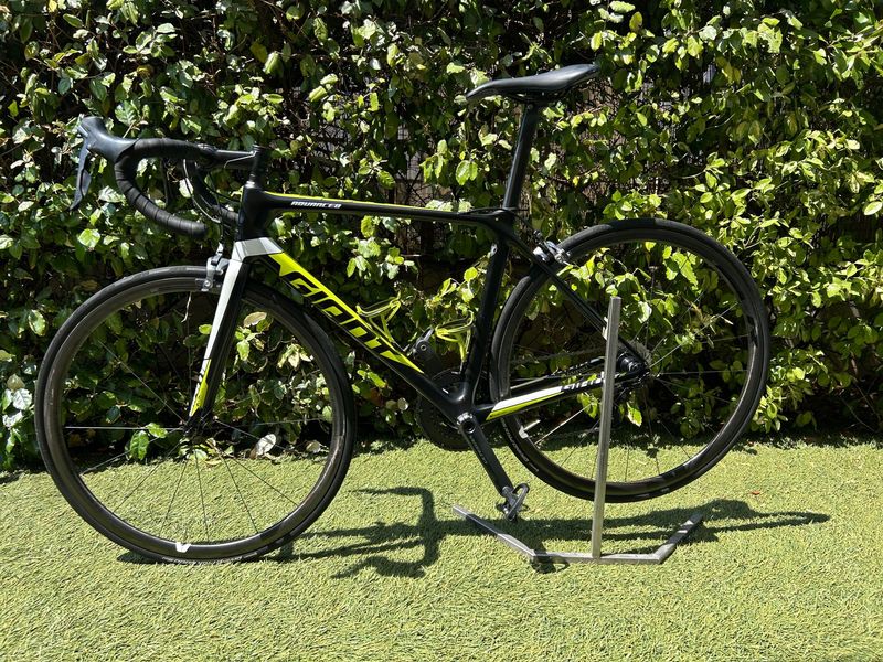 Used Giant TCR Advanced Pro 1 2018 2018 Road & Gravel