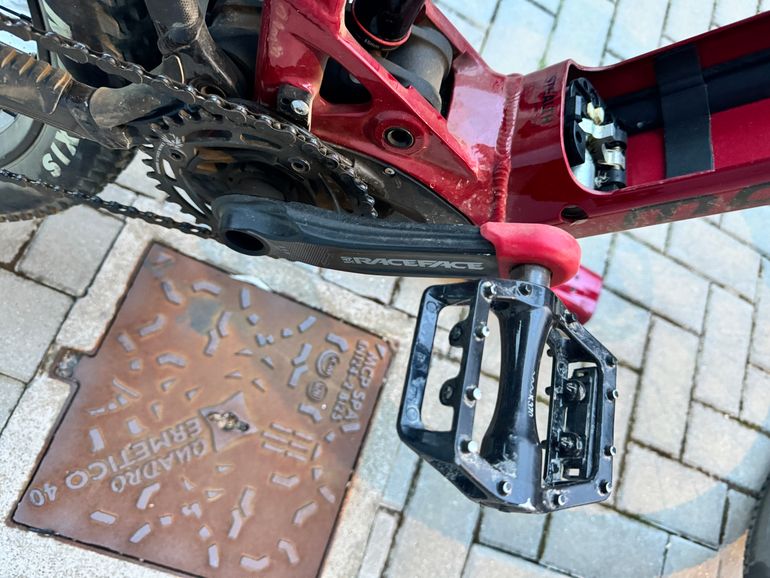 Used Mondraker CHASER 29 2022 2022 Mountainbike, Red, 29 — image 4 of 7