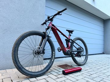 Used Mondraker CHASER 29 2022 2022 Mountainbike, Red, 29 — image 1 of 7