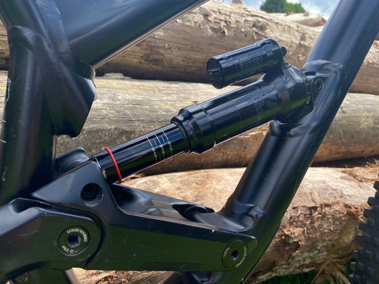 Used Commencal Furious 2018 Mountainbike, Black — image 6 of 7
