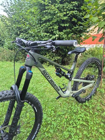 Used Rocky Mountain Altitude Other Shimano - Mountainbike 2022 Mountainbike, Green — image 2 of 6