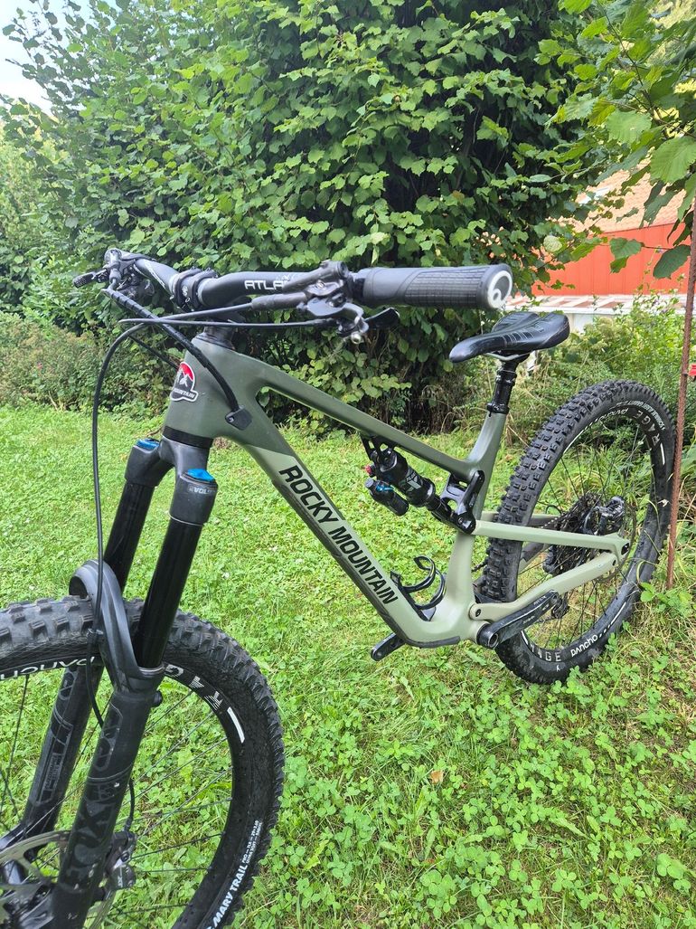 Tweedehands Rocky Mountain Altitude Other Shimano - Mountainbike 2022 Mountainbike — afbeelding 2 van 6