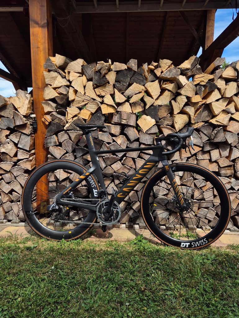 Canyon Aeroad SRAM Red eTap AXS 2023