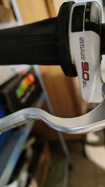 Used Rocky Mountain Element Team SC 2004 Mountainbike, White, 26 — image 27 of 32