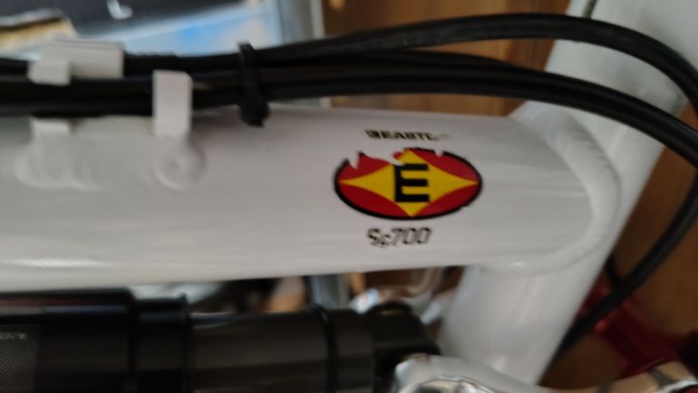 Used Rocky Mountain Element Team SC 2004 Mountainbike, White, 26 — image 26 of 32