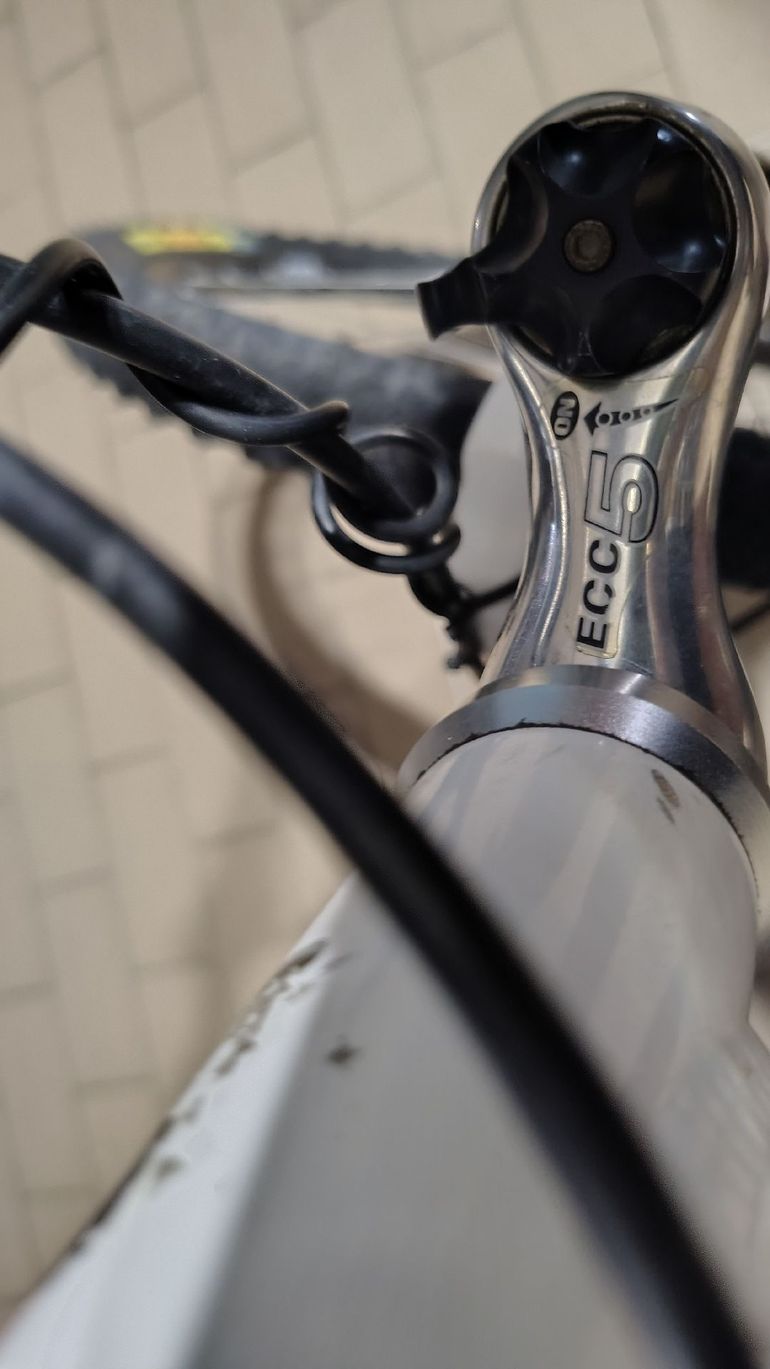 Used Rocky Mountain Element Team SC 2004 Mountainbike, White, 26 — image 5 of 32