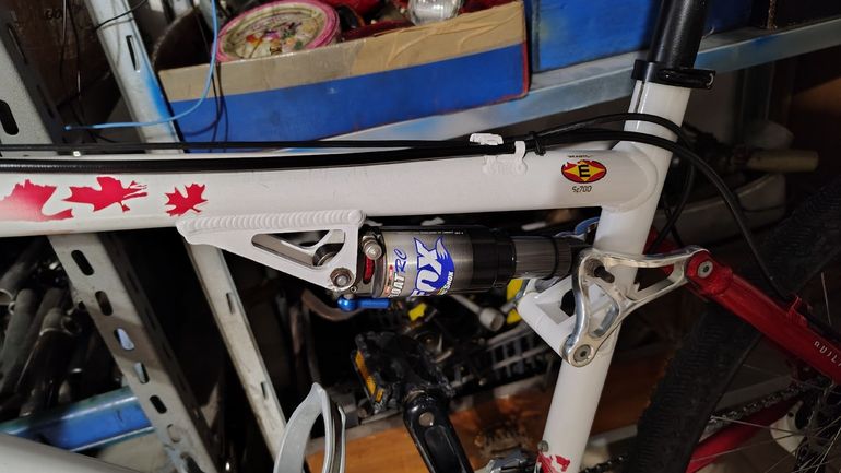 Used Rocky Mountain Element Team SC 2004 Mountainbike, White, 26 — image 28 of 32