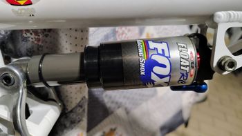 Used Rocky Mountain Element Team SC 2004 Mountainbike, White, 26 — image 20 of 32