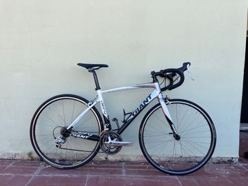 Used Giant Defy 3 2010 2010 Road & Gravel, Light Gray — image 1 of 6