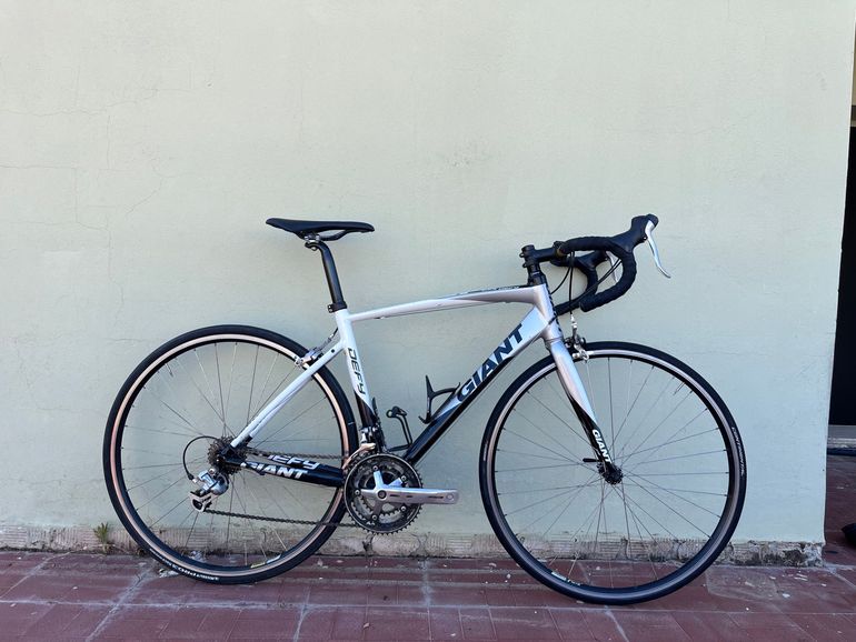 ロードバイク GIANT DEFY3 2010年式 Giant Defy 3 2010 2010